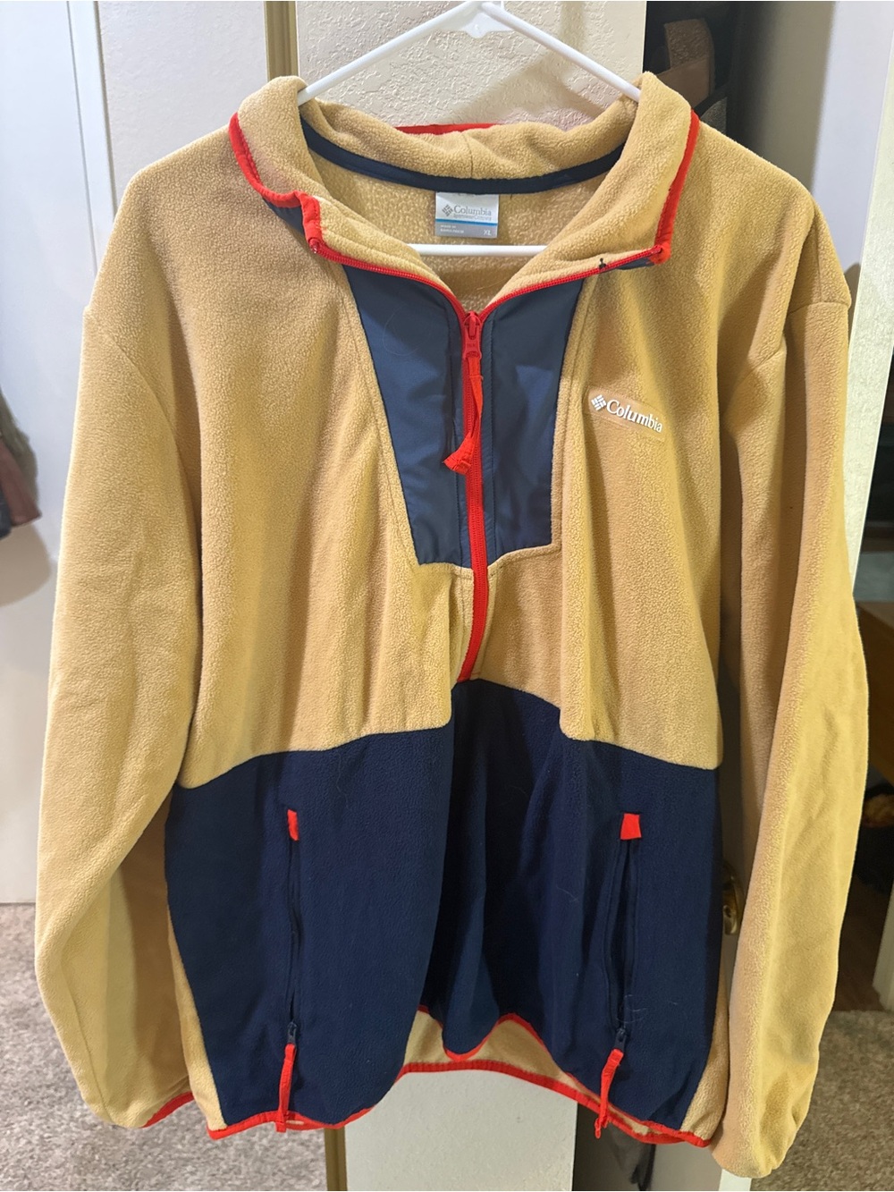 Columbia Men's Two-Tone Fleece Jacket in Tan and Navy